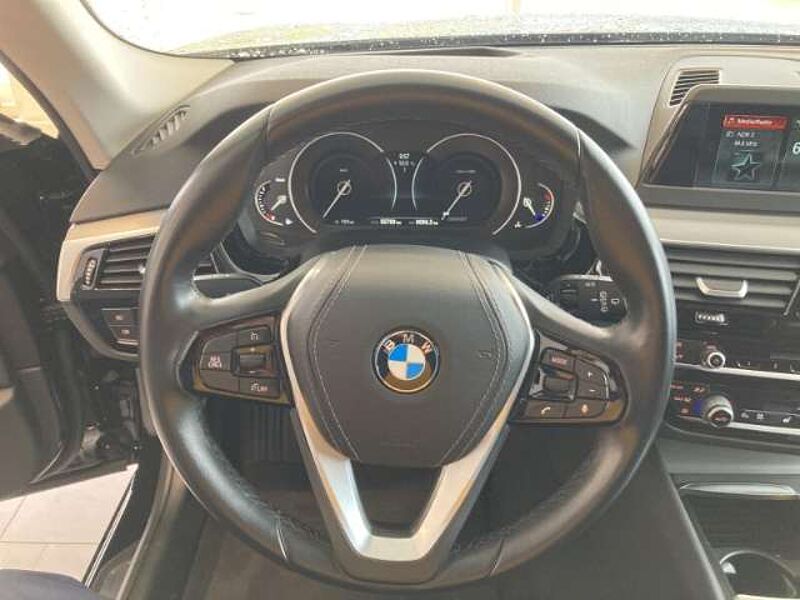 BMW 520 d Sport Line Touring LED Navi Keyless HUD El. Heck