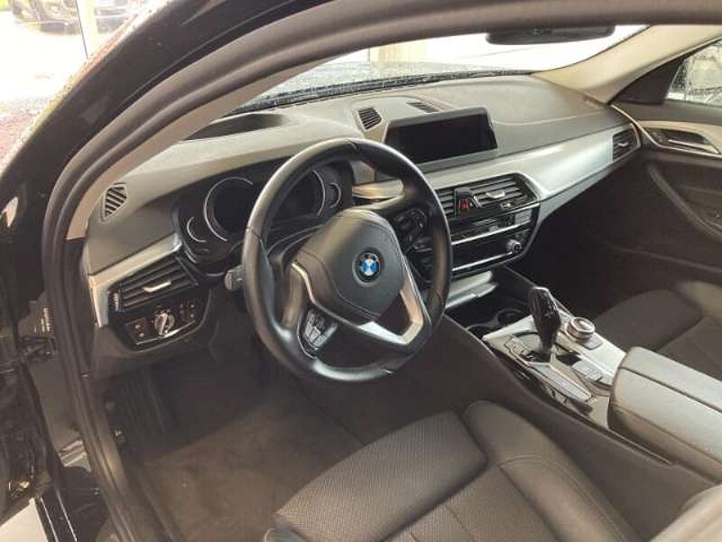 BMW 520 d Sport Line Touring LED Navi Keyless HUD El. Heck