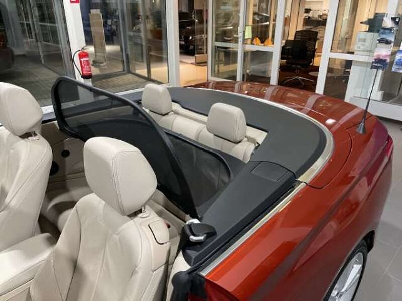 BMW 220 i Luxury Line Cabrio Leder LED Navi Keyless Kurven