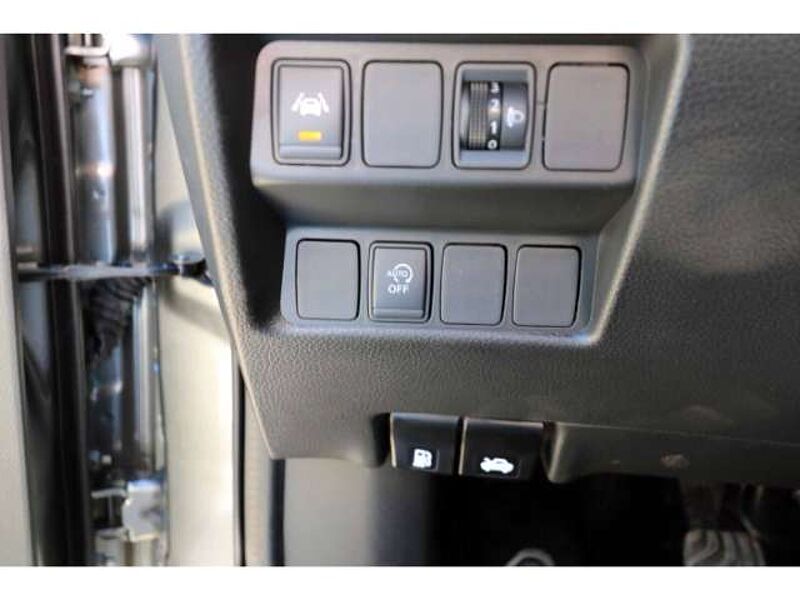 Nissan Qashqai Zama 1.3 DIG-T Navi Keyless e-Sitze Rückfahrkam. P