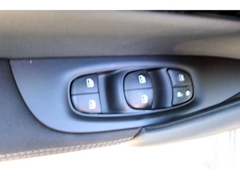 Nissan Qashqai Zama 1.3 DIG-T Navi Keyless e-Sitze Rückfahrkam. P