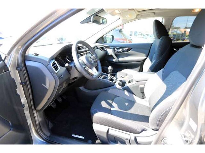 Nissan Qashqai Zama 1.3 DIG-T Navi Keyless e-Sitze Rückfahrkam. P