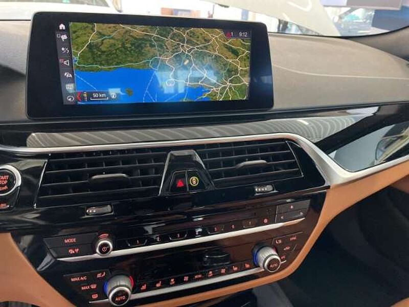 BMW 530 d Sport Line D A Park-Assistent LED Navi Keyless A